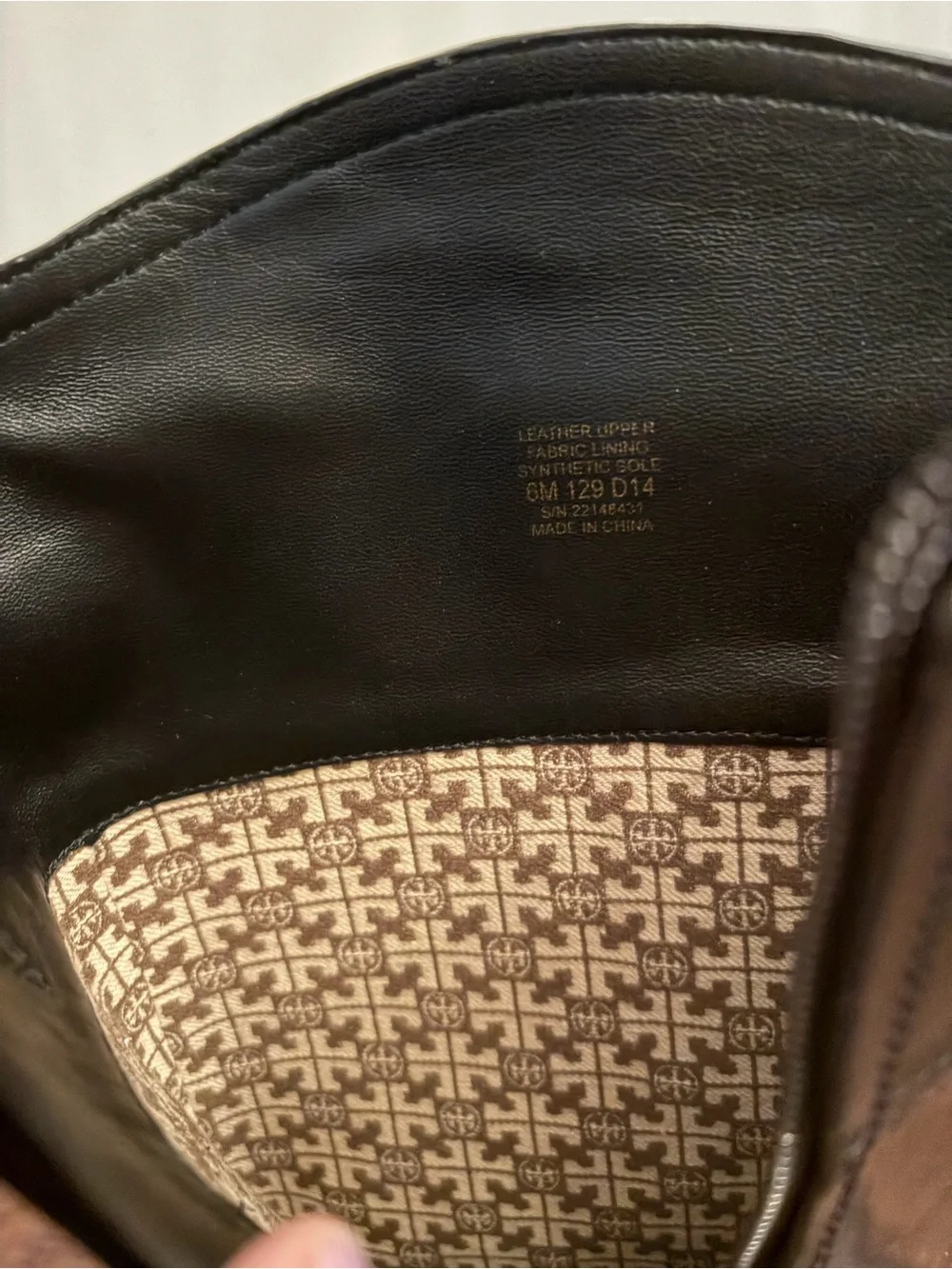 Tory Burch junction Black Leather Riding Boots with Logo Detail gold size 6.5 💕